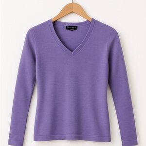 Lord & Taylor Merino Wool Lavender V-Neck Sweater – Women’s Medium
